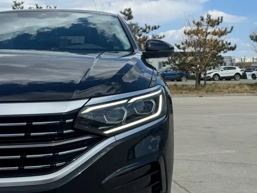 Volkswagen Passat Passat 2023 330TSI Deluxe Edition 2023 — миниатюра 2