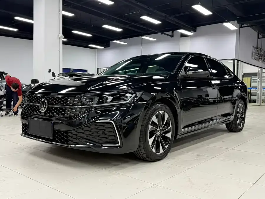 Volkswagen Passat Passat 2023 facelift 280TSI Star Elite Edition 2023 — фото 1, купить с доставкой в Москву