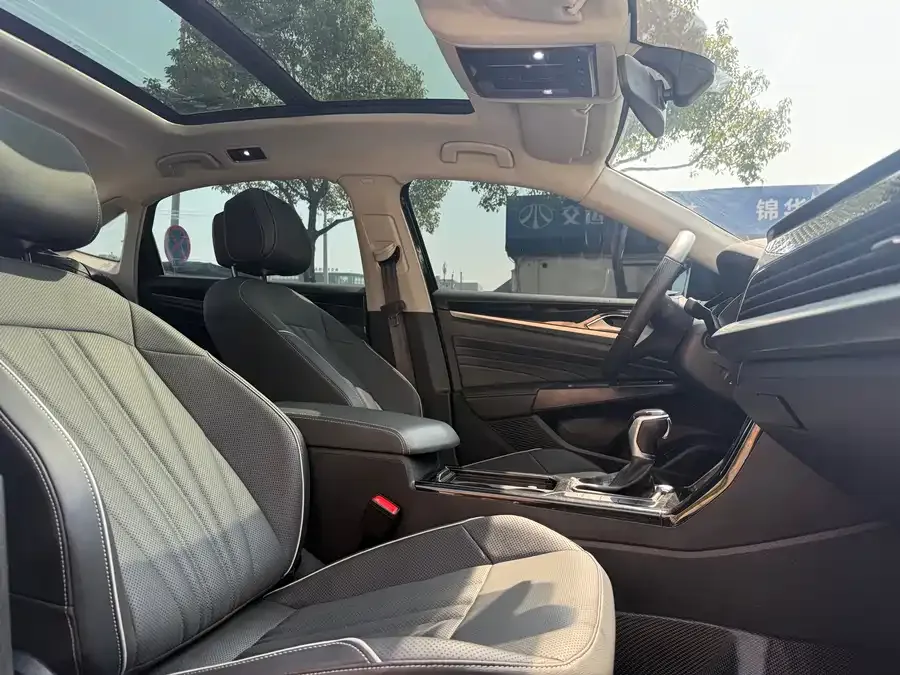 Volkswagen Passat Passat 2024 330TSI Elite Edition 2024 — миниатюра 5