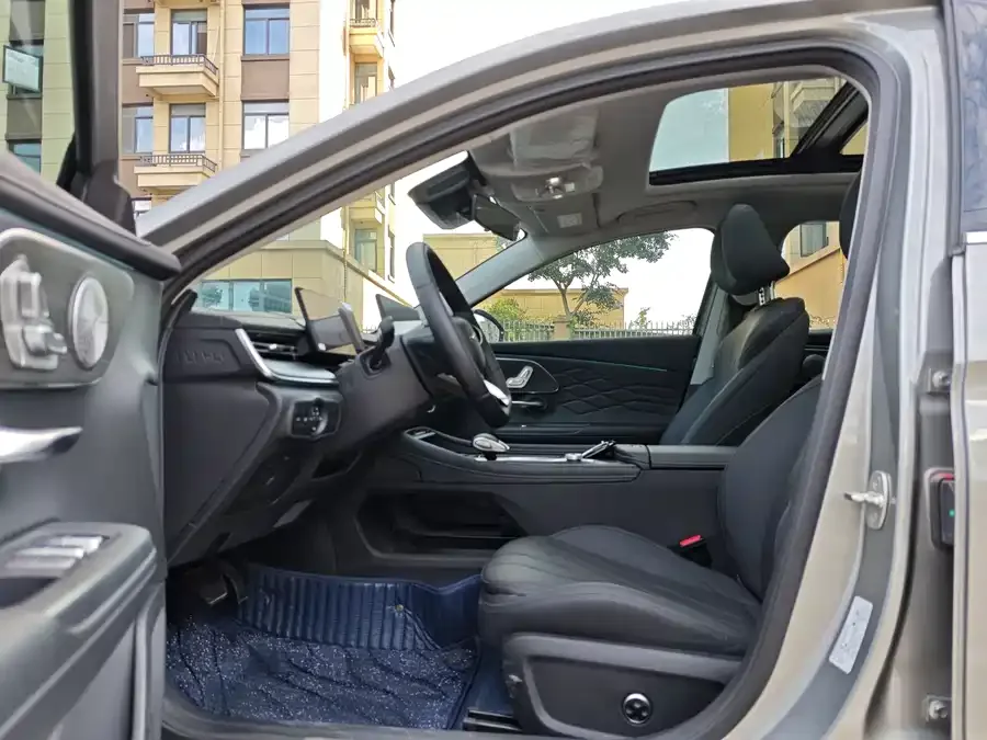 Chery Arrizo 8 PRO Chery Arrizo 8 PRO 2025 1.6T DCT Luxury Edition 2026 — миниатюра 2