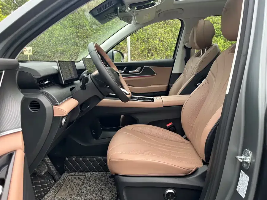 Chery Tiggo 8L Tiggo 8L 2024 2.0T 2WD Premium Edition 5 Seaters 2024 — миниатюра 3