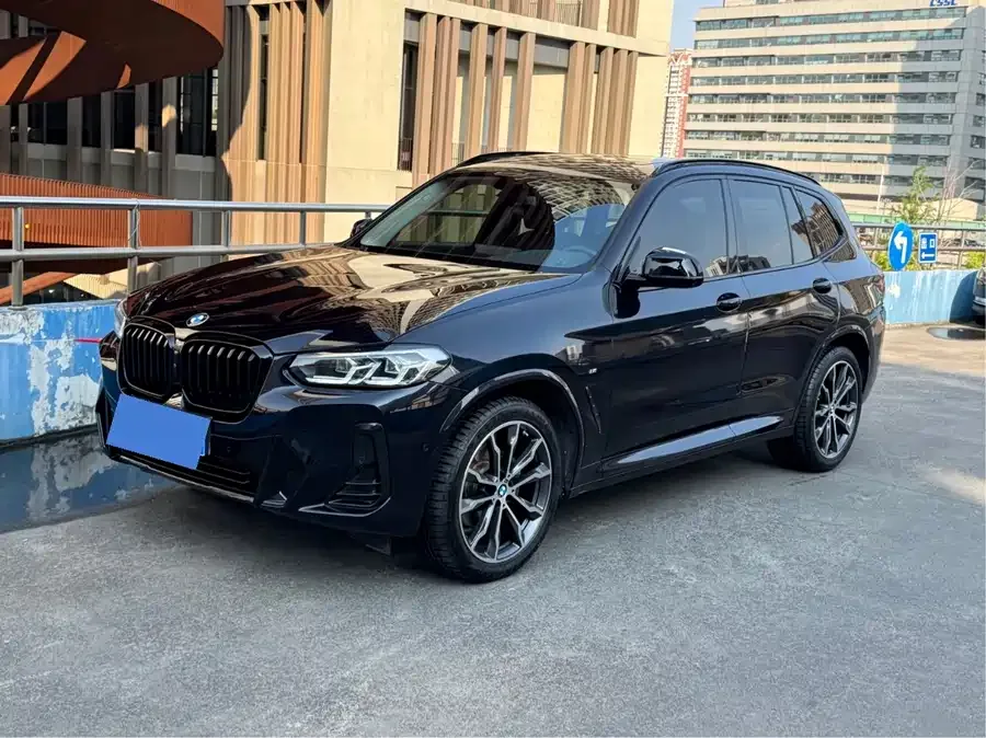 BMW X3 2023 facelift xDrive30i Leading M Night Edition 2023 — фото 1, купить с доставкой в Москву