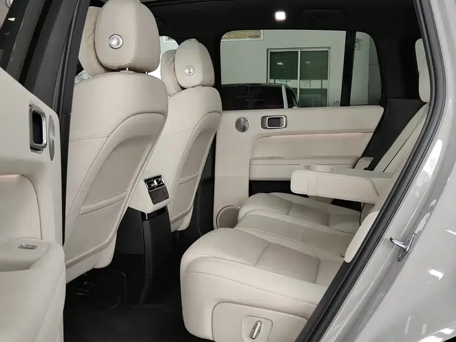 Li Xiang L6 Ideal L6 2025 Max Smart Renewal Edition 2025 — миниатюра 2