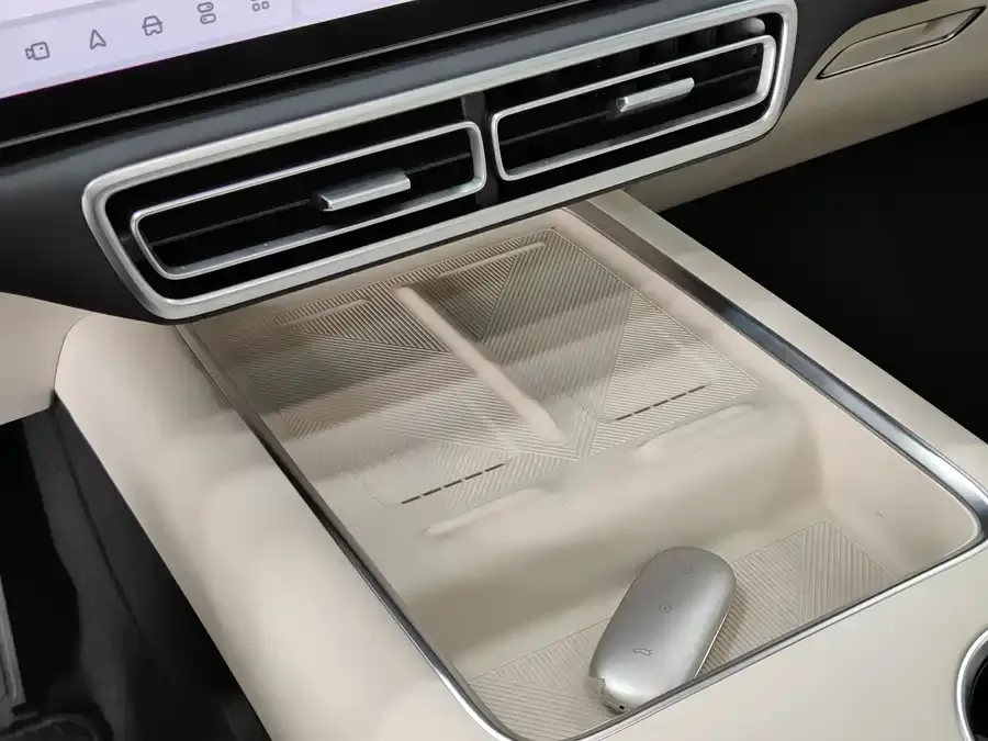 Li Xiang L6 Ideal L6 2025 Max Smart Renewal Edition 2025 — миниатюра 3