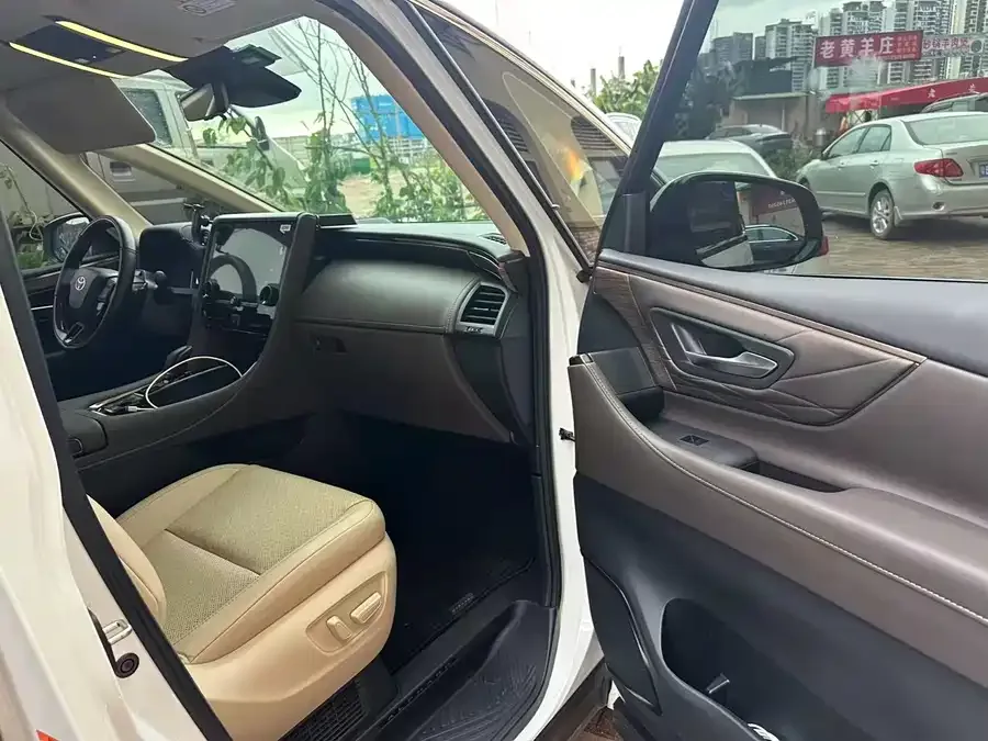 Toyota Alphard Alphard 2024 Hybrid 2.5L Premium Edition 2024 — миниатюра 3