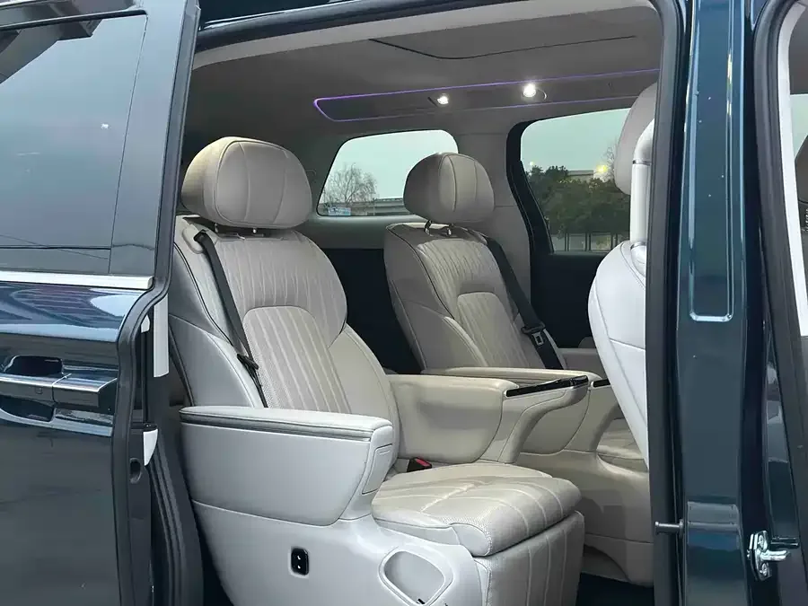 Voyah Lantu Dreamer Lantu Dreamer 2025 PHEV 4WD Flagship Kunpeng Edition 2024 — миниатюра 2