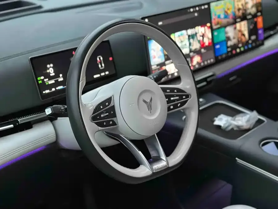 Voyah Lantu Dreamer Lantu Dreamer 2025 PHEV 4WD Flagship Kunpeng Edition 2024 — миниатюра 4