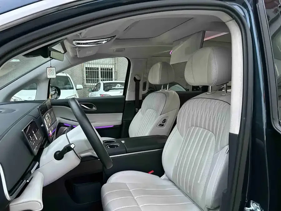 Voyah Lantu Dreamer Lantu Dreamer 2025 PHEV 4WD Flagship Kunpeng Edition 2024 — миниатюра 5