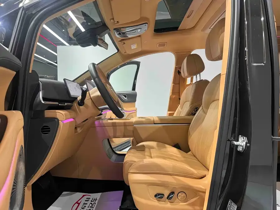 Voyah Lantu Dreamer 2025 Lantu Dreamer PHEV 4WD Premium Kunpeng Edition 2024 — миниатюра 2