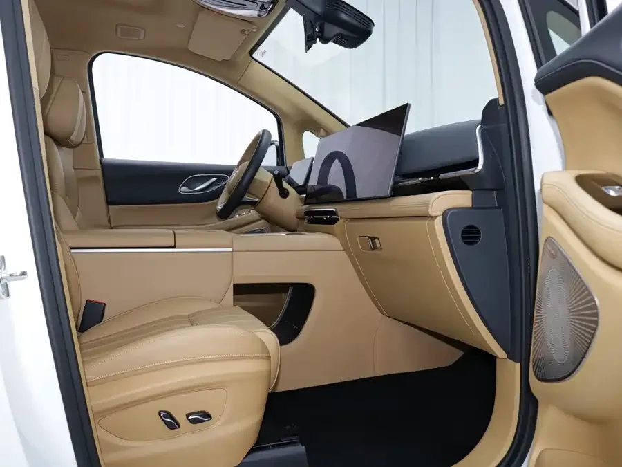 Voyah Lantu Dreamer 2025 Lantu Dreamer PHEV 4WD Premium Kunpeng Edition 2024 — миниатюра 2