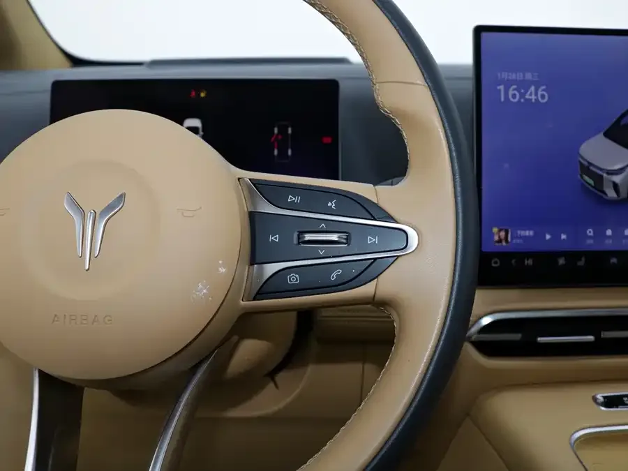 Voyah Lantu Dreamer 2025 Lantu Dreamer PHEV 4WD Premium Kunpeng Edition 2024 — миниатюра 3