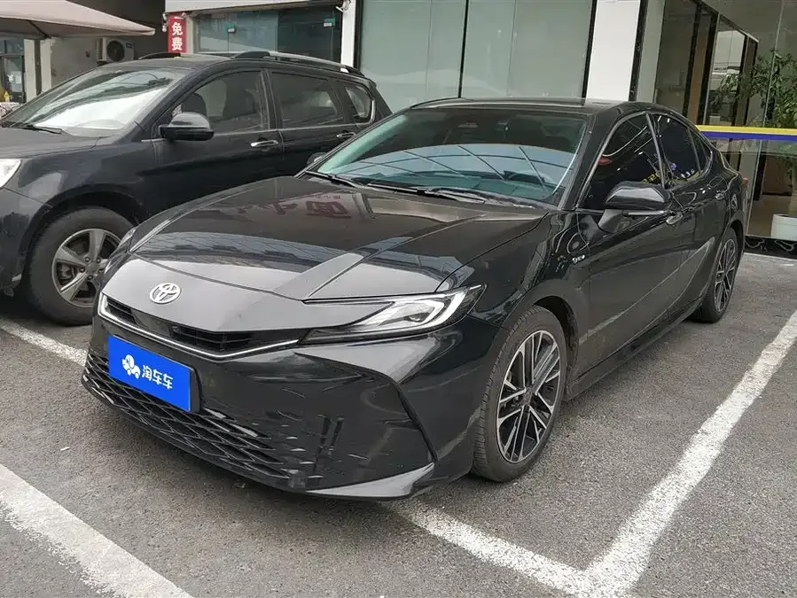 Toyota Camry Camry 2024 Hybrid 2.0HG Premium Edition 2024 — фото 1, купить с доставкой в Москву