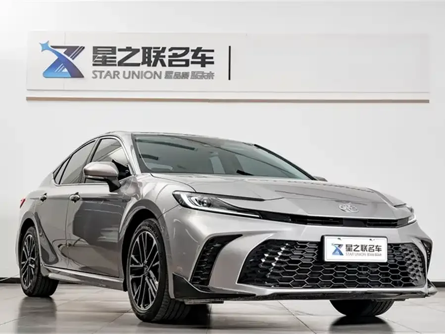 Toyota Camry 2026 Camry Hybrid 2.0HSE Sport Lite Edition 2025 — миниатюра 2
