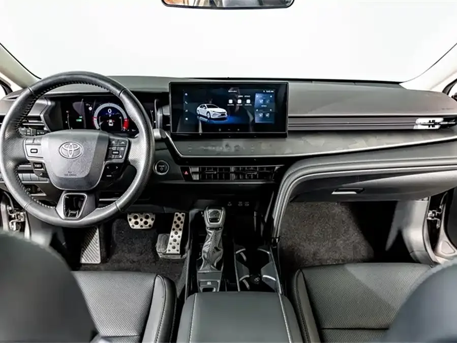 Toyota Camry 2026 Camry Hybrid 2.0HSE Sport Lite Edition 2025 — миниатюра 4