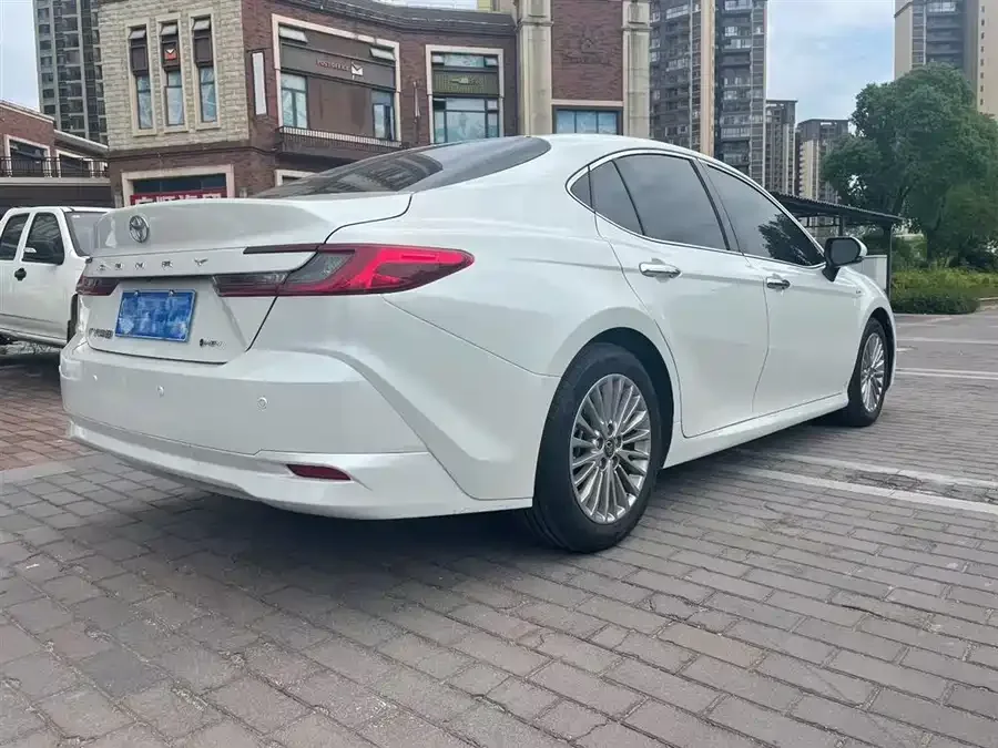 Toyota Camry Camry 2024 Hybrid 2.0HGVP Luxury Edition 2024 — миниатюра 4