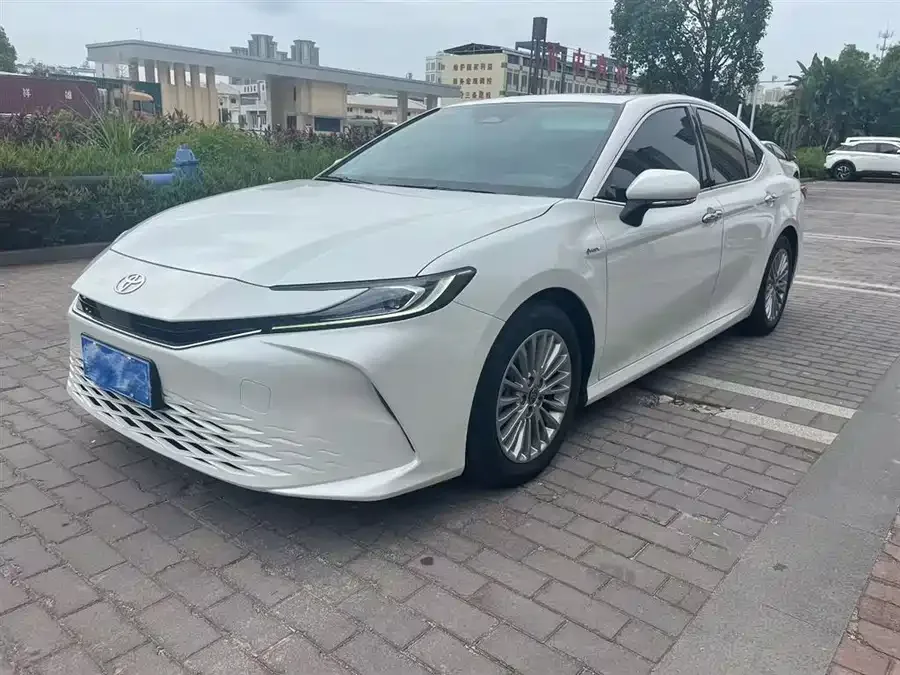 Toyota Camry Camry 2024 Hybrid 2.0HGVP Luxury Edition 2024 — фото 1, купить с доставкой в Москву