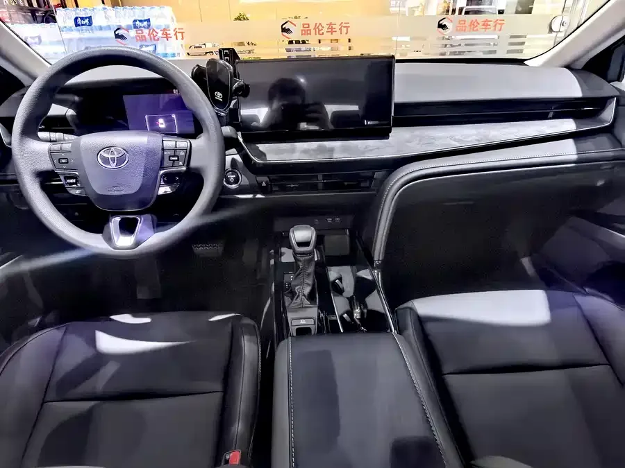 Toyota Camry Camry 2024 Hybrid 2.0HE Elite Edition 2024 — миниатюра 2