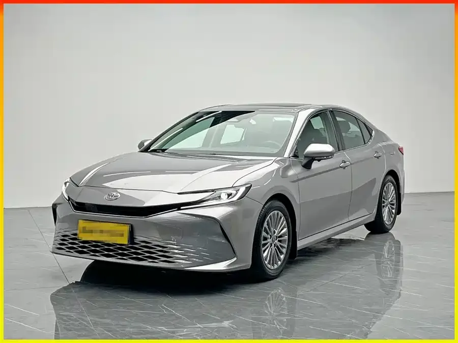Toyota Camry 2026 Camry 2.0E Elite Edition 2025 — фото 1, купить с доставкой в Москву