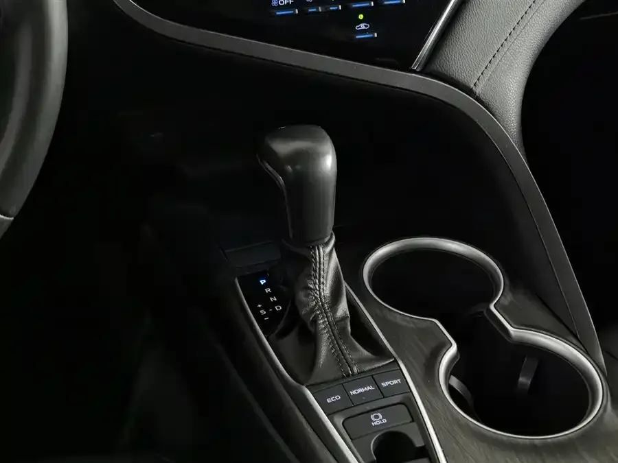 Toyota Camry Camry 2023 2.5G Deluxe Edition 2023 — миниатюра 4