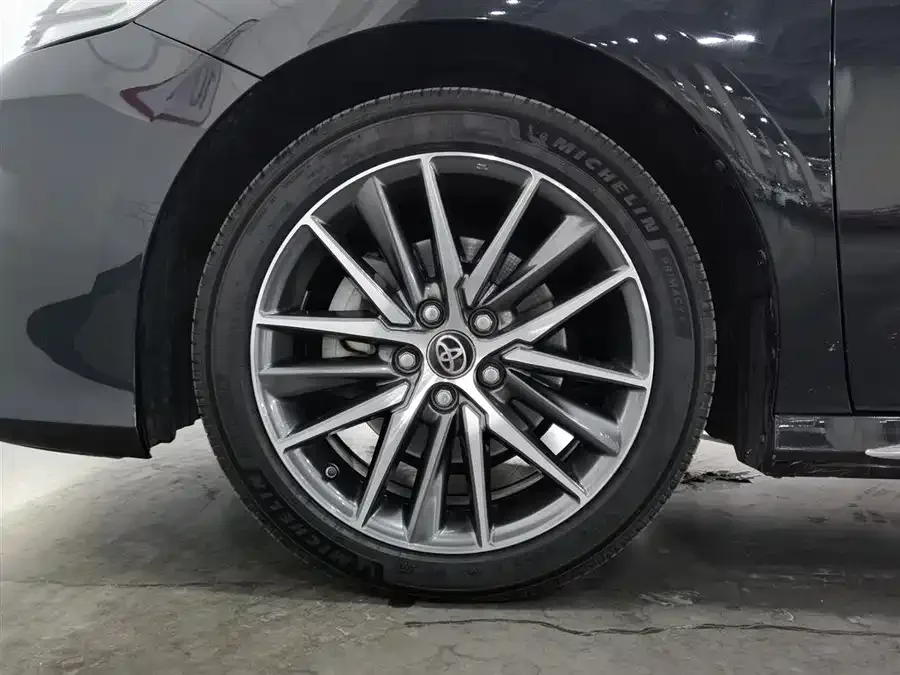 Toyota Camry Camry 2023 2.5G Deluxe Edition 2023 — миниатюра 5