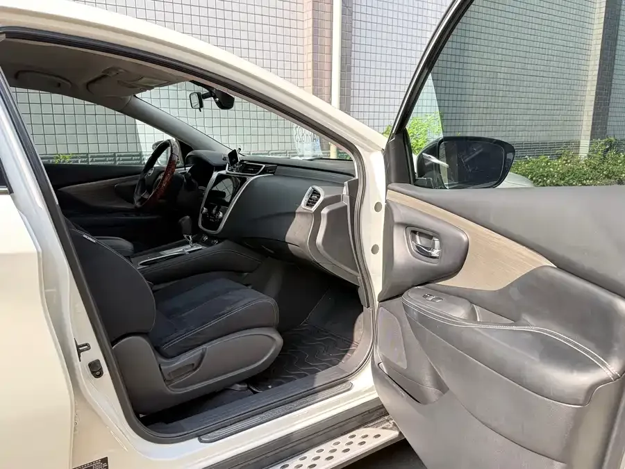 Nissan Murano Loulan 2021 2.5L XE 2WD Elite Edition 2022 — миниатюра 2