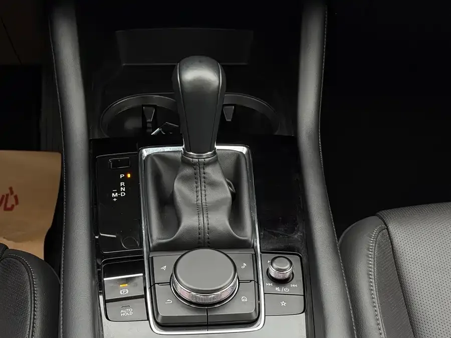 Mazda Axela Mazda 3 Angkesaila 2023 2.0L Automatic Premium Edition 2024 — миниатюра 3