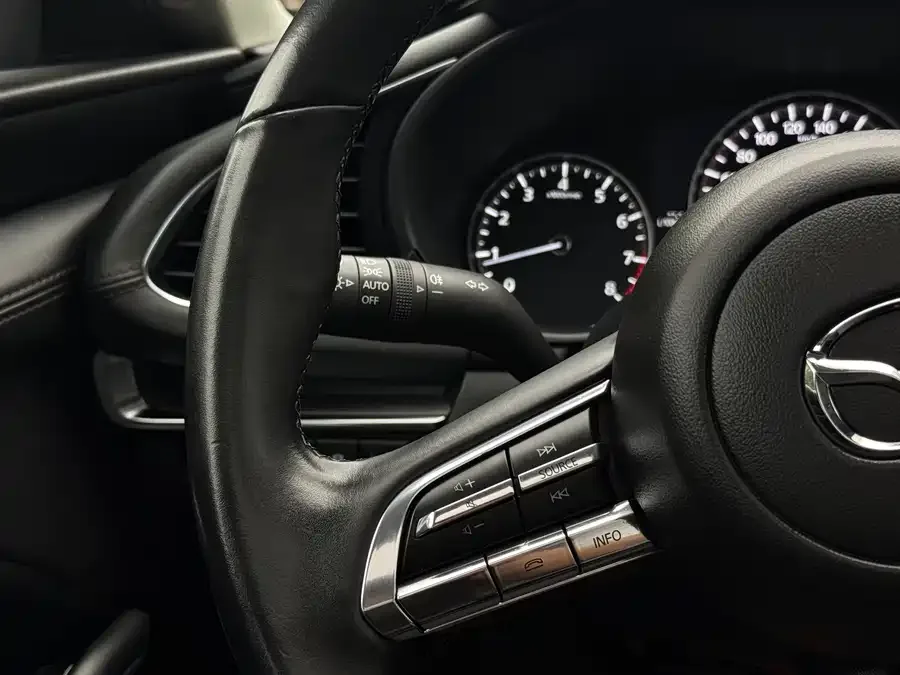 Mazda Axela Mazda 3 Angkesaila 2023 2.0L Automatic Premium Edition 2024 — миниатюра 4