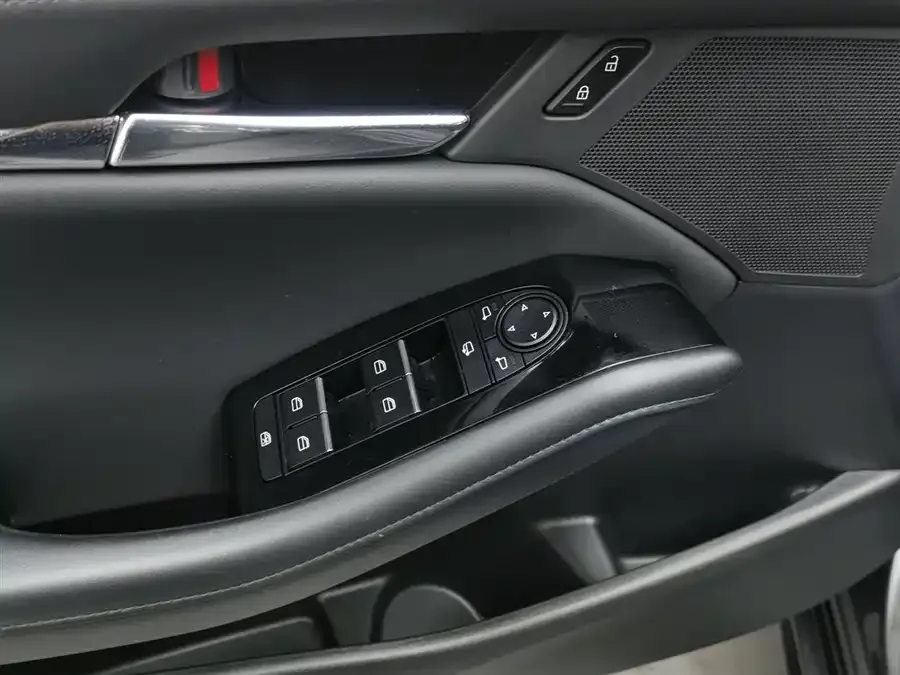 Mazda Axela Mazda3 Angkesela 2022 2.0L automatic quality version 2023 — миниатюра 3