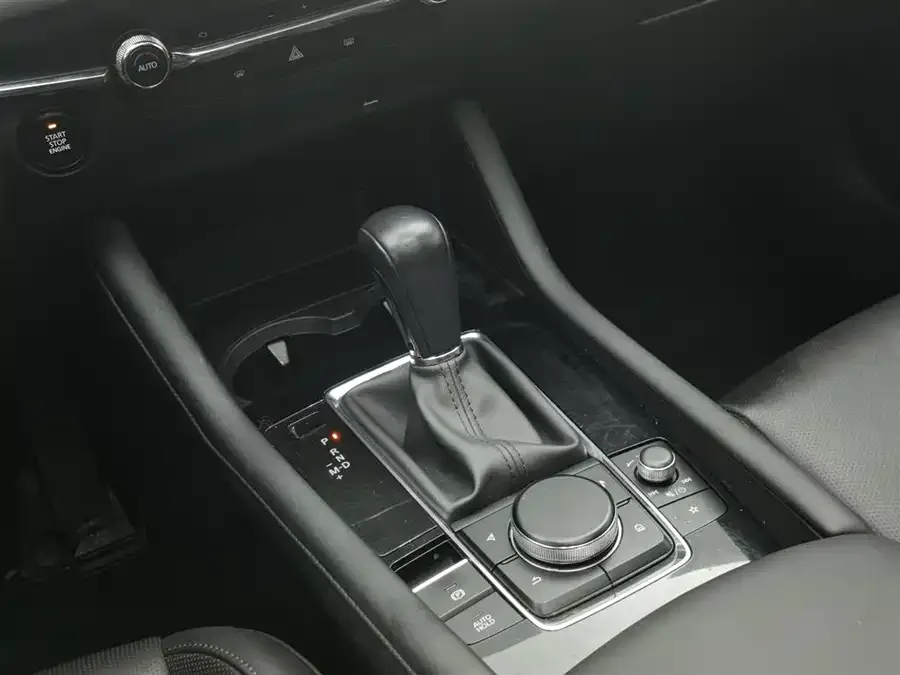 Mazda Axela Mazda3 Angkesela 2022 2.0L automatic quality version 2023 — миниатюра 4