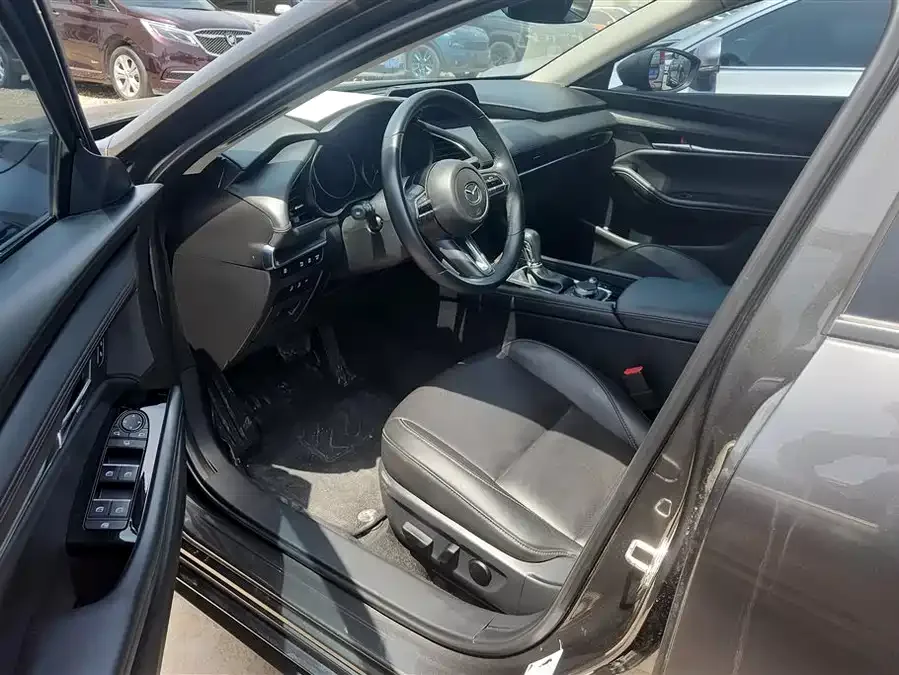 Mazda Axela Mazda3 Angkesela 2022 2.0L automatic quality version 2023 — миниатюра 3