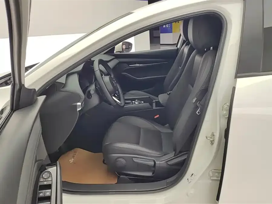 Mazda Axela Mazda 3 Angkesaila 2023 2.0L Automatic Quality Edition 2024 — миниатюра 3
