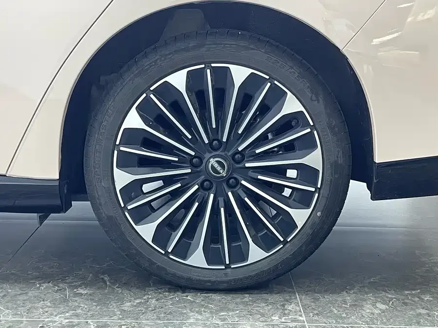 Nissan N7 Nissan N7 2025 510 Pro 2025 — миниатюра 3