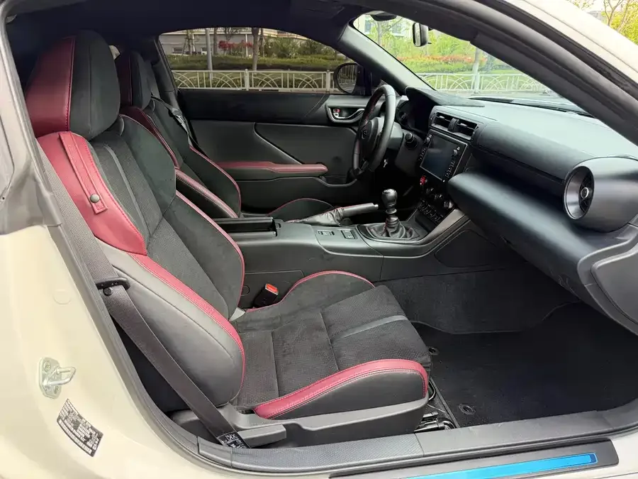 Subaru BRZ 2025 2.4L Manual EyeSight STI Sport 2024 — миниатюра 3