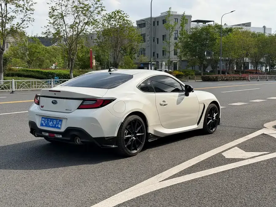 Subaru BRZ 2025 2.4L Manual EyeSight STI Sport 2024 — миниатюра 4