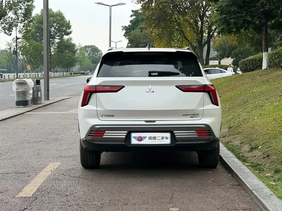 Mitsubishi AIRTREK AIRTREK 2022 Hardcore Edition 2022 — миниатюра 2