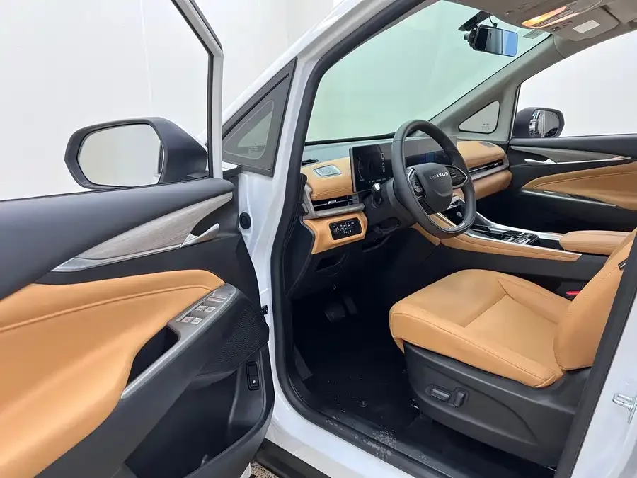 Maxus G50 Plug-in Hybrid 2025 Navigator Edition 2025 — миниатюра 4