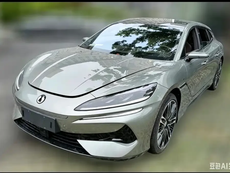 BYD Z9GT 2025