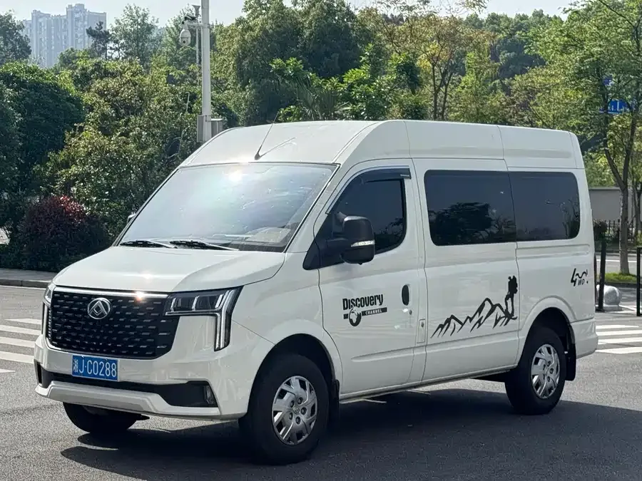 Maxus Xintu V80 Xintu V80 2024 facelift, Aoyuntong 6MT, short wheelbase, mid-roof, 147Ps, 5/6 seats. 2025 — фото 1, купить с доставкой в Москву