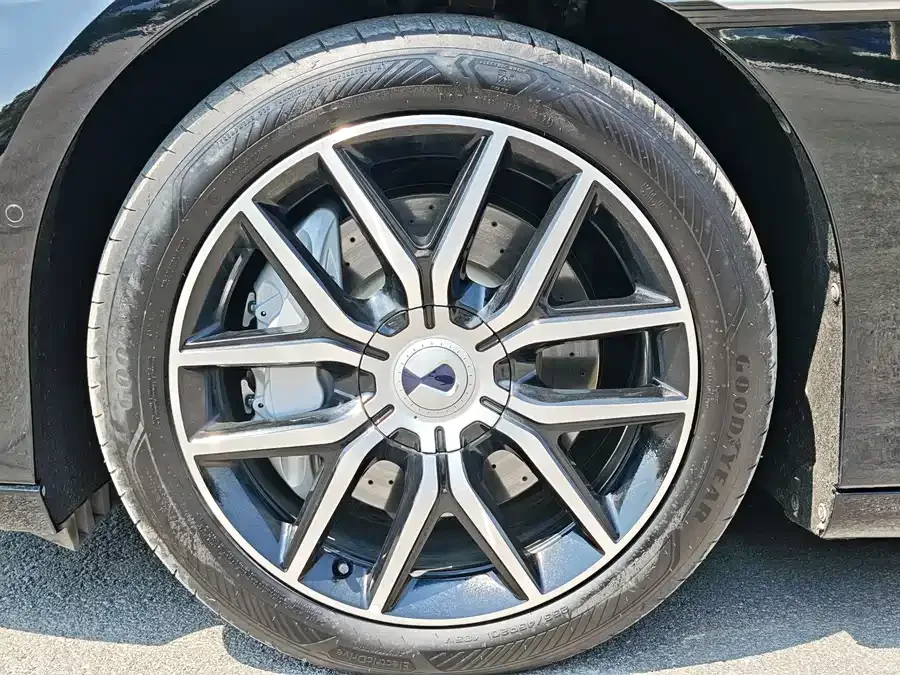 BYD Z9 Denza Z9 2024 1100km 4WD Max Edition 2025 — миниатюра 2