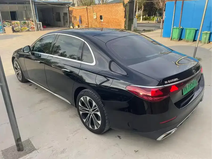 Mercedes-Benz E-class new energy Mercedes-Benz E-Class New Energy 2024 E 350 e L Plug-in Hybrid Sedan 2024 — миниатюра 2