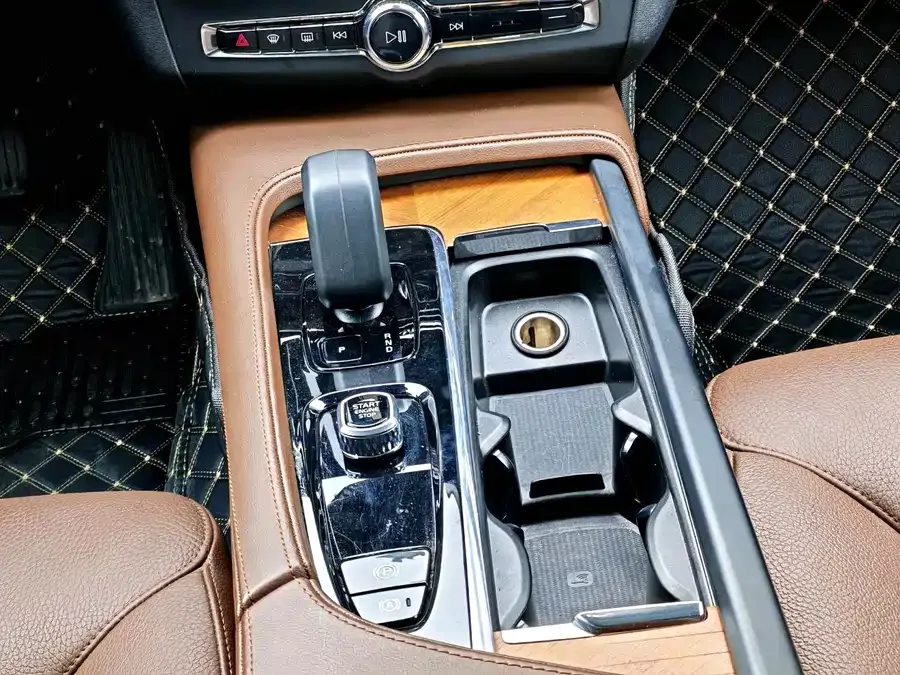 Volvo S90 2024 B5 Luxury Edition 2024 — миниатюра 3