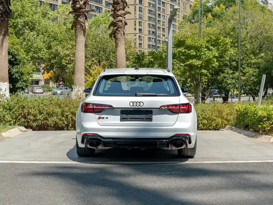Audi RS 4 2024 RS4 Avant Engine Edition 2024 — миниатюра 2