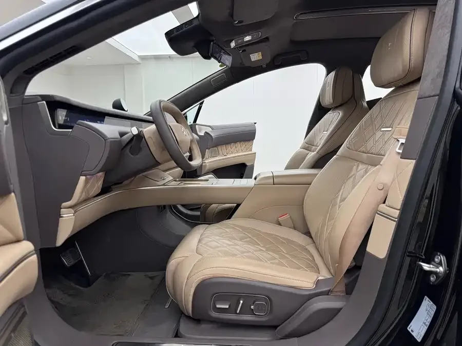 NIO ET9 NIO ET9 2025 102kWh Signature Edition 2025 — миниатюра 2