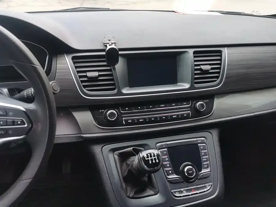 Maxus G10 2021 2.0T Manual Elite Diesel 8-Seater 2022 — миниатюра 4