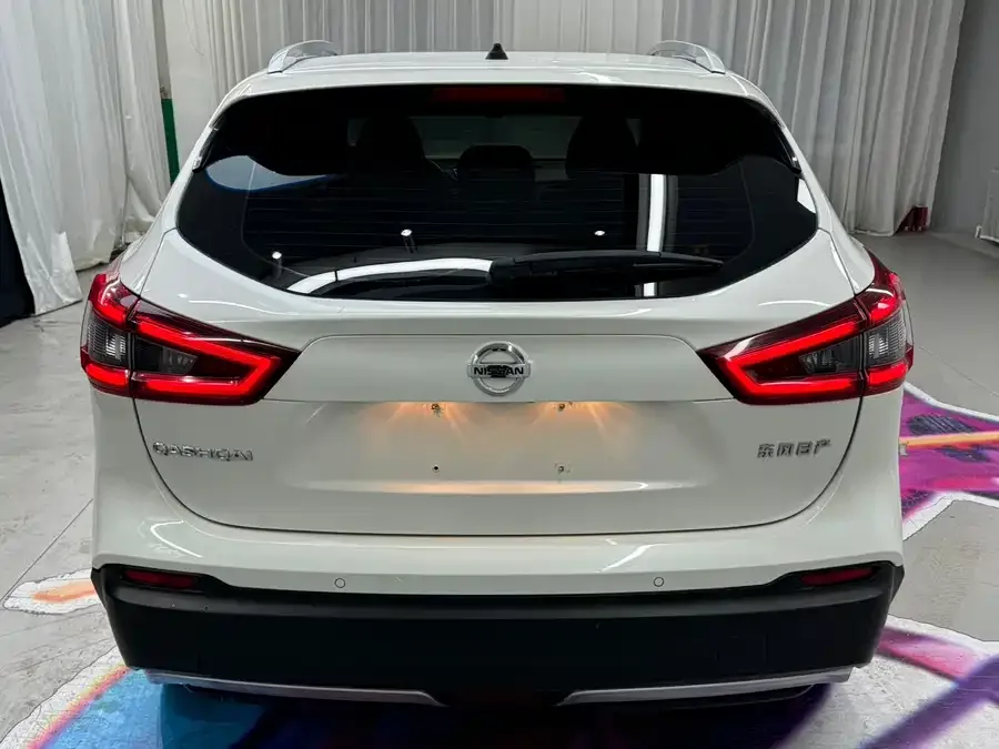 Nissan Qashqai Qashqai 2021 2.0L CVT Luxury Edition 2022 — миниатюра 2