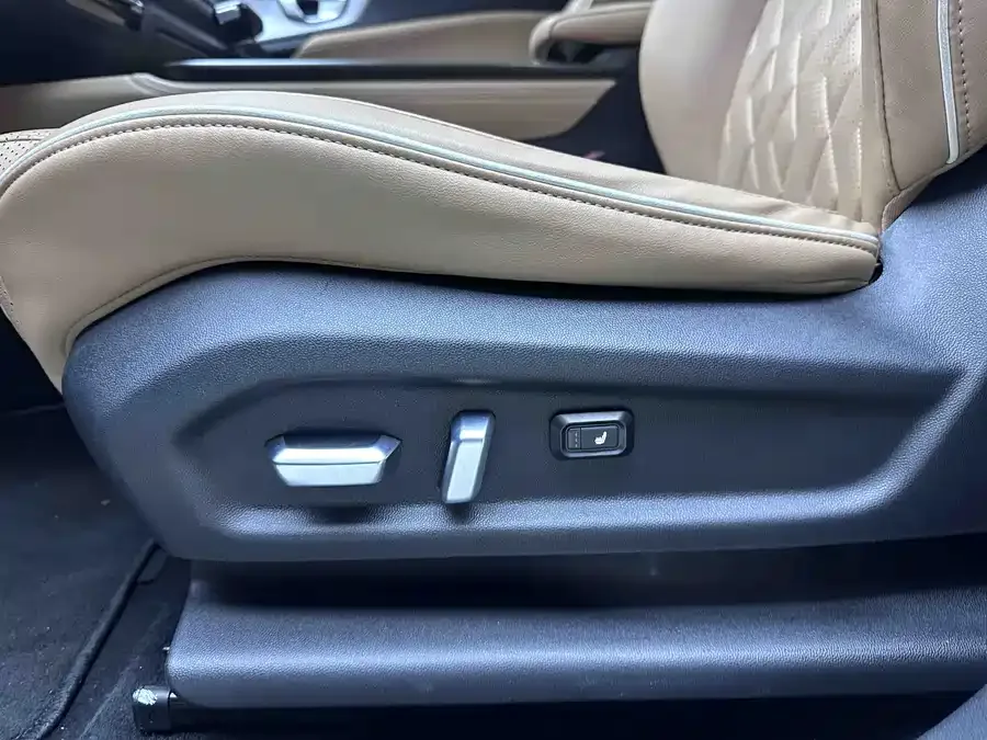 Wuling Jiachen Wuling Jiachen 2022 1.5T CVT exclusive flagship model 2022 — миниатюра 5