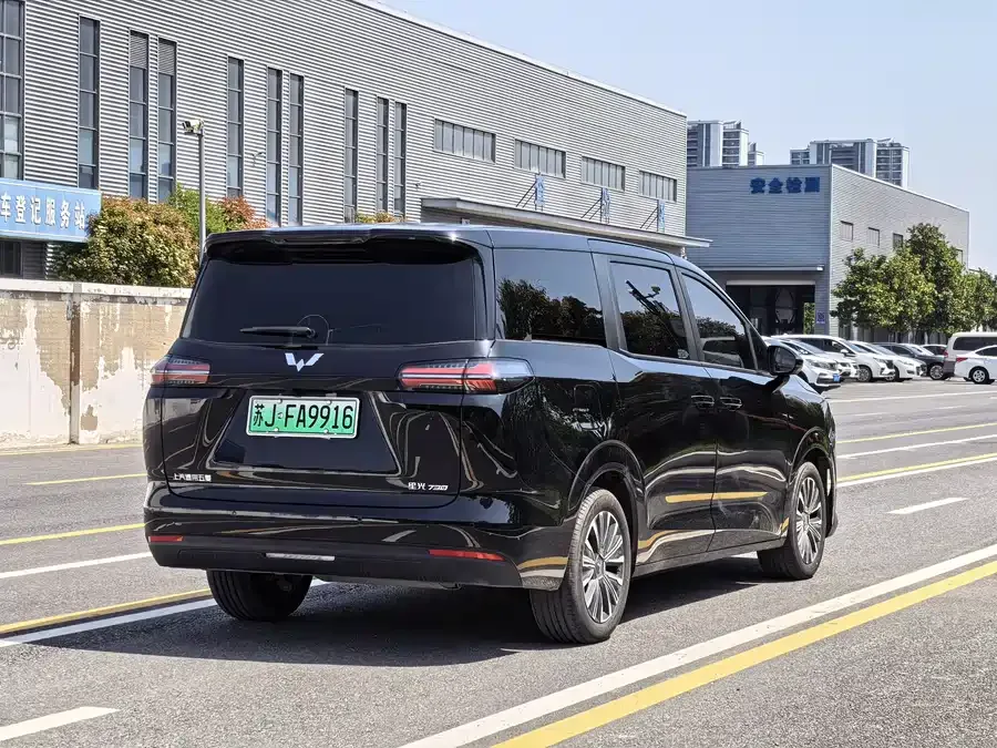 Wuling Starlight 730 New Energy Starlight 730 New Energy 2025 Plug-in Hybrid 125km Luxury Model 2026 — миниатюра 2