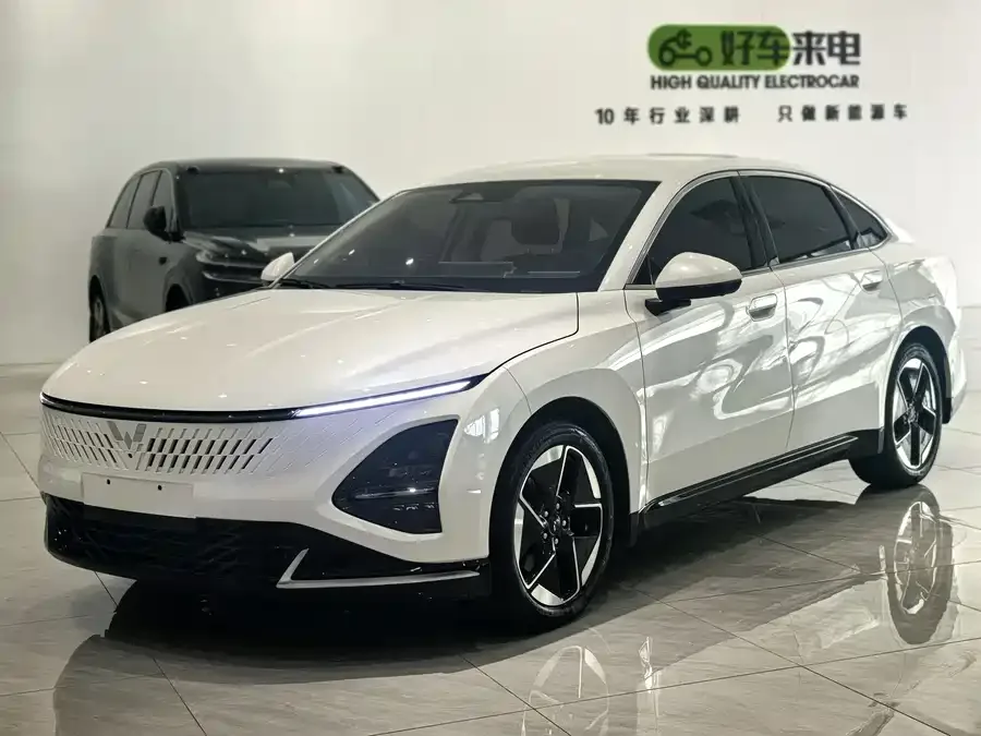 Wuling Starlight Wuling Starlight 2024 Co-creation Edition 150 Pilot Edition 2024 — фото 1, купить с доставкой в Москву