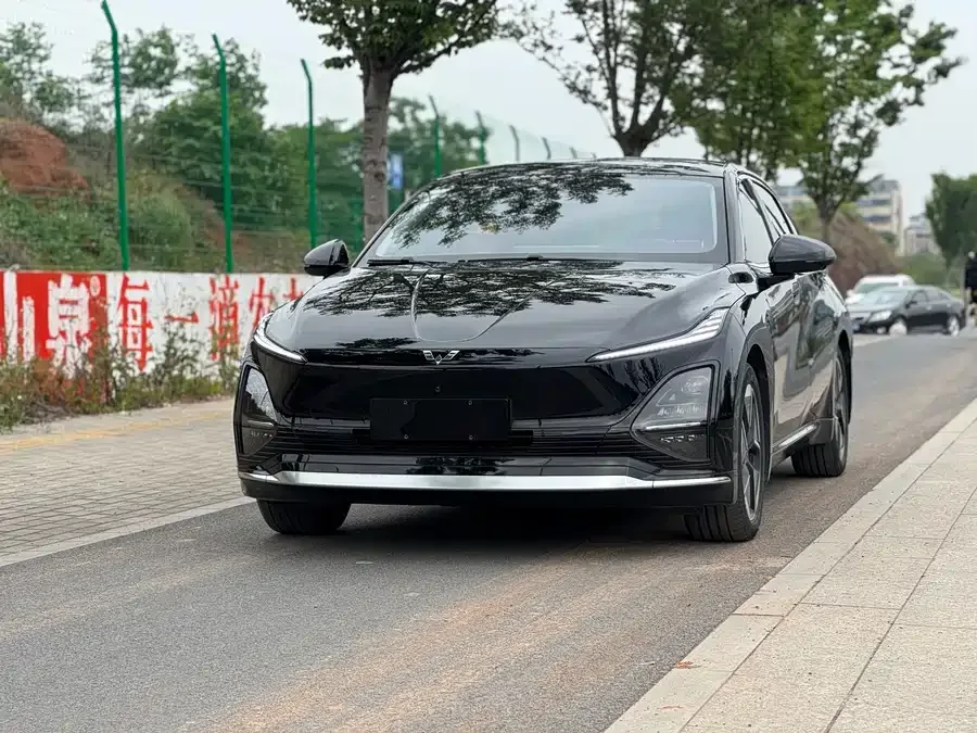 Wuling Starlight Wuling Starlight 2024 Co-creation Edition 510 Advanced Model 2024 — фото 1, купить с доставкой в Москву