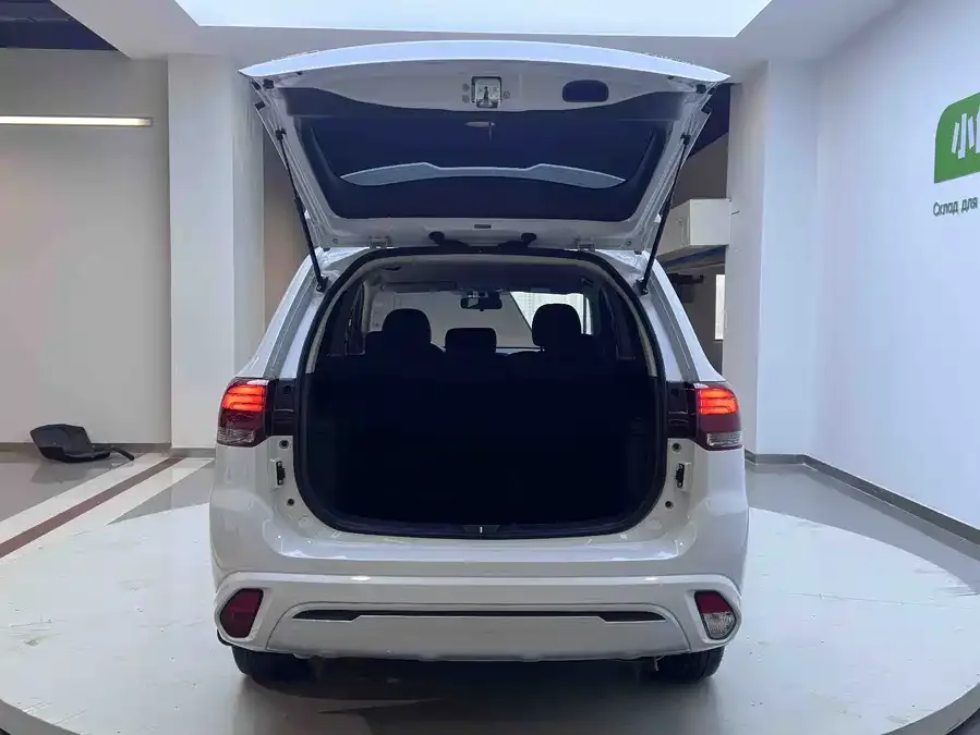 Mitsubishi Outlander Outlander 2021 facelift 2.0L 2WD 5-seater 2022 — миниатюра 5